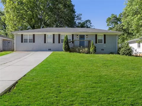 3151 Robin Rd, Decatur, GA 30032