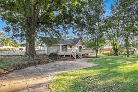 2346 Falls River Dr, Lithia Springs, GA 30122