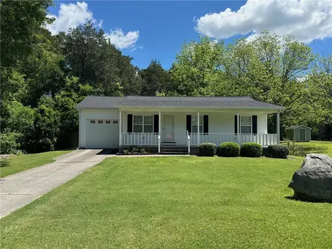 562 Pine St, Cedartown, GA 30125