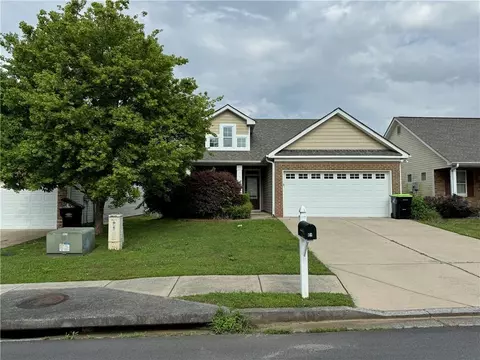 57 Oakbrook Dr SW, Cartersville, GA 30120