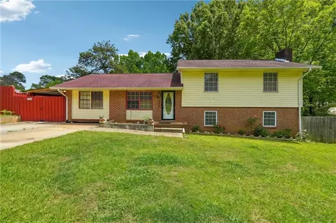 8800 Channing Dr, Jonesboro, GA 30238