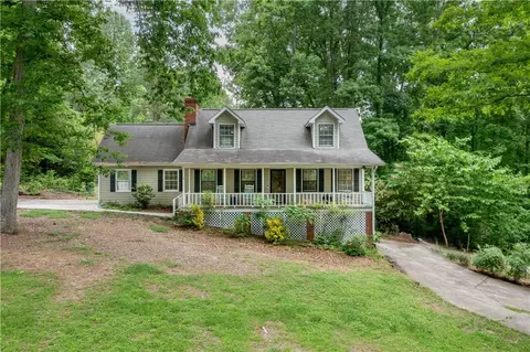 6240 Brookfield Dr, Murrayville, GA 30564