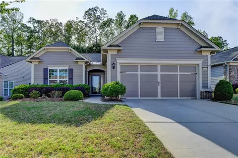 6662 Fawn Meadow Ln, Hoschton, GA 30548