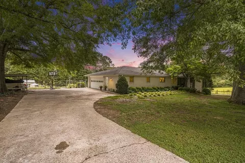 143 Rustic Rd, Stockbridge, GA 30281