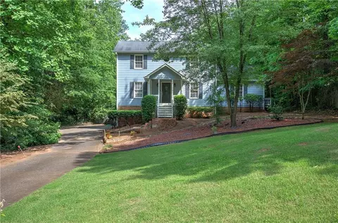 185 Farmington Dr, Woodstock, GA 30188