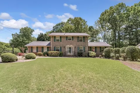 106 Bonnie Ln, Lilburn, GA 30047