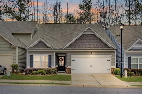 127 Hickory Village Cir, Canton, GA 30115