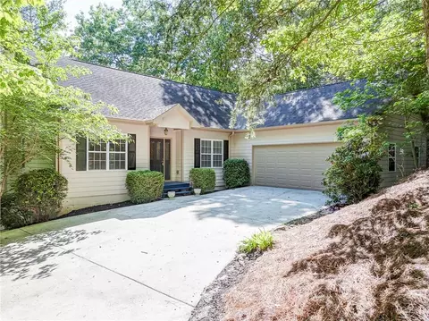 154 Red Cloud Dr, Waleska, GA 30183