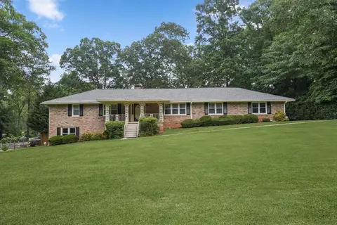 1610 Lucelle Ave, Stone Mountain, GA 30087
