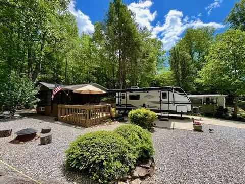 101 Hill Crest Ct, Cleveland, GA 30528