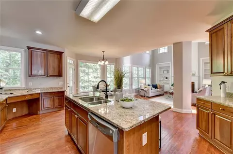 835 River Trace Ct, Suwanee, GA 30024 photo 14