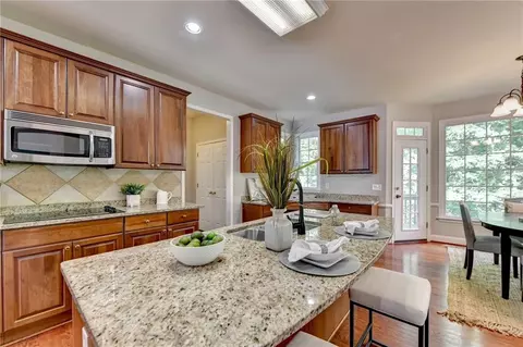 835 River Trace Ct, Suwanee, GA 30024 photo 18