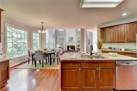 835 River Trace Ct, Suwanee, GA 30024 photo 15