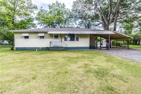 325 Garden Ave SE, Lindale, GA 30147