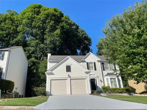 10895 Glenbarr Dr, Duluth, GA 30097