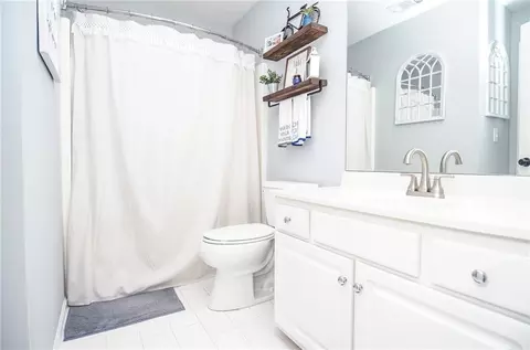 Bath - 3483 Flat Run Dr, Bethlehem, GA 30620 photo 6 of 9