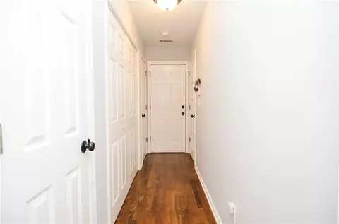 Entry Way - 3483 Flat Run Dr, Bethlehem, GA 30620 photo 7 of 11