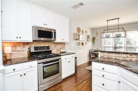 Kitchen - 3483 Flat Run Dr, Bethlehem, GA 30620 photo 3 of 9