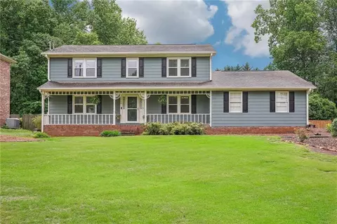 4564 Cinco Dr SW, Lilburn, GA 30047