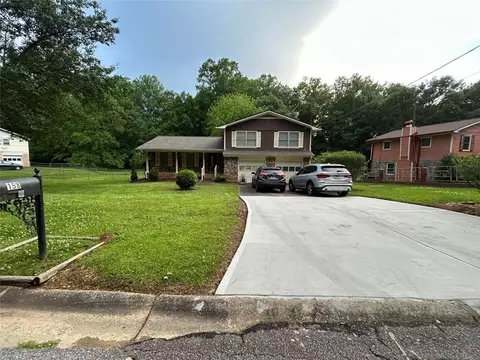 158 Malone Cir, Fairburn, GA 30213