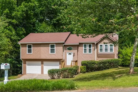 654 Sunshine Trce, Acworth, GA 30102