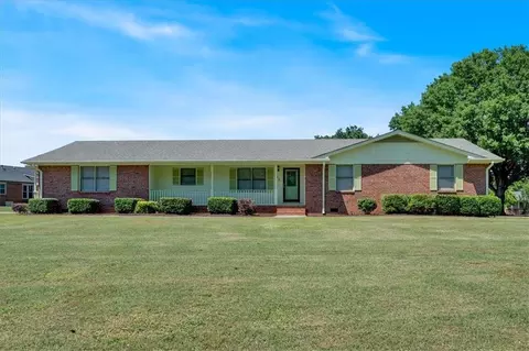 15 Wesley Trce SE, Cartersville, GA 30120