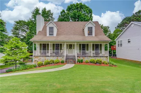 5715 Sugar Crossing Dr, Sugar Hill, GA 30518