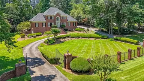 4576 Ridgegate Dr, Peachtree Corners, GA 30097
