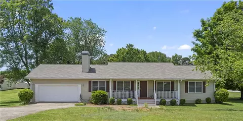 4646 Countryside Dr, Flowery Branch, GA 30542