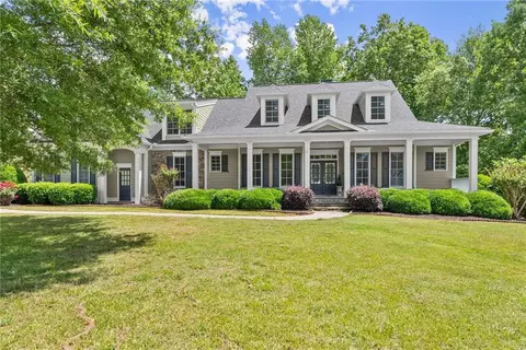 5840 Meadow Rise Ln, Clermont, GA 30527