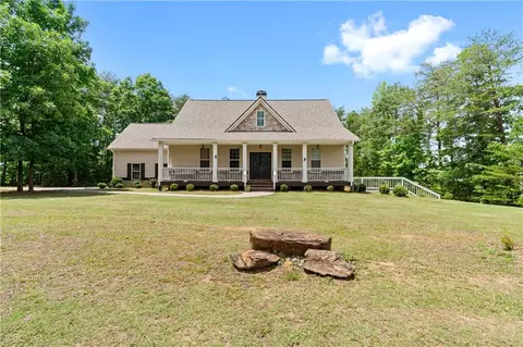 58 N Village Cir, Rydal, GA 30171