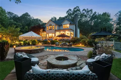 1800 Rowe Rd, Woodstock, GA 30188