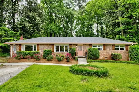 3909 Castle Tree Ct, Stone Mountain, GA 30083