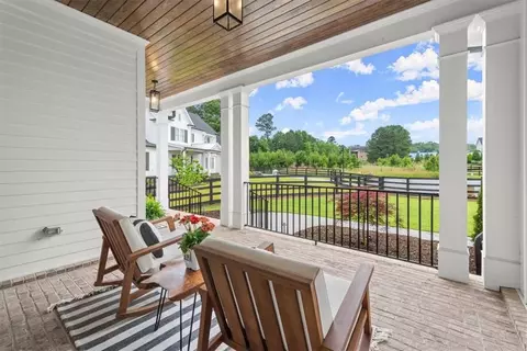 668 Bit Oluck Dr, Suwanee, GA 30024 photo 25