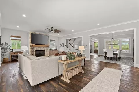 668 Bit Oluck Dr, Suwanee, GA 30024 photo 20
