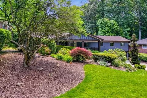 1055 Vistavia Cir, Decatur, GA 30033