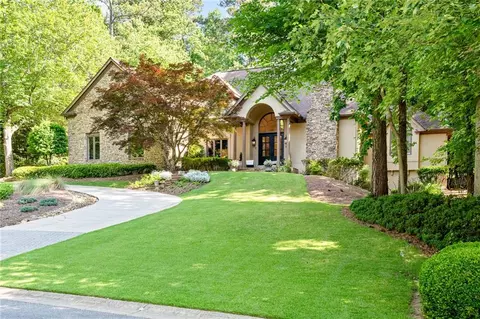 820 Malvern Hl, Johns Creek, GA 30022