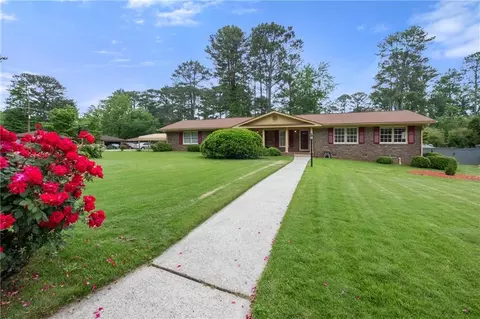 2928 Crabapple Cir, Decatur, GA 30034