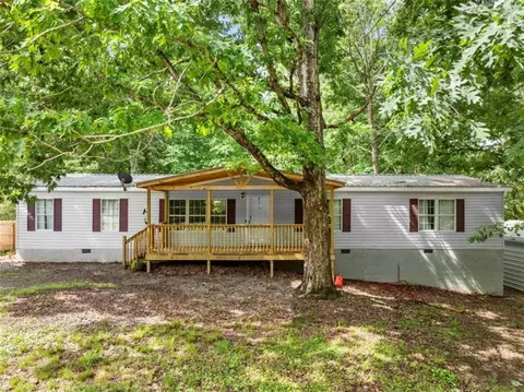 815 Garrison Rd, Lula, GA 30554