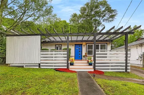 596 Woods Dr, Atlanta, GA 30318