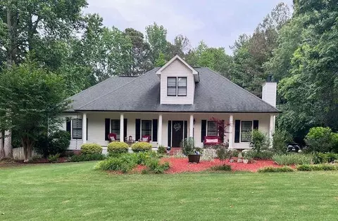 224 Strathmore Dr, Sharpsburg, GA 30277