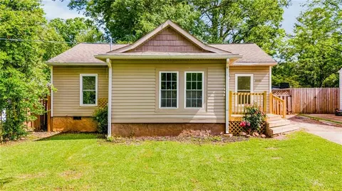 1845 Broad Ave, East Point, GA 30344