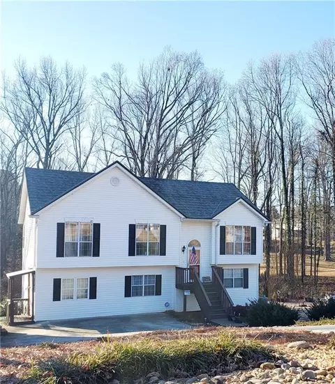 3108 Courtland Cir, Gainesville, GA 30507