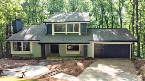 900 Model Ct, Stone Mountain, GA 30088