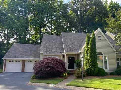 41 Vernon Glen Ct, Sandy Springs, GA 30338