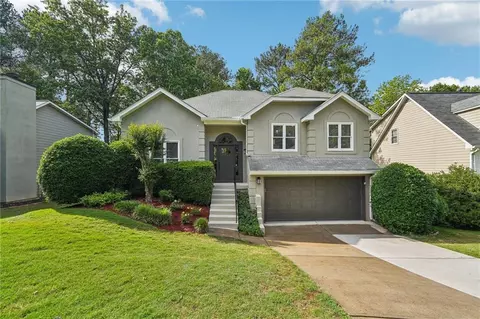 1040 Wellers Ct, Roswell, GA 30076