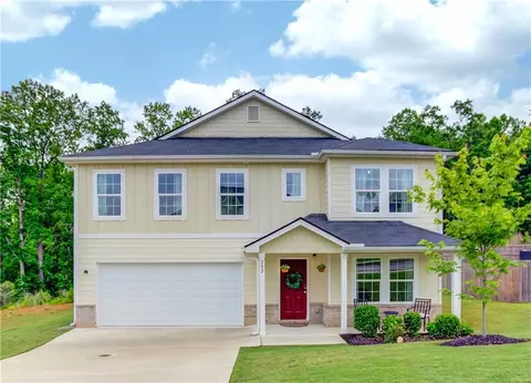 282 Indian River Dr, Jefferson, GA 30549
