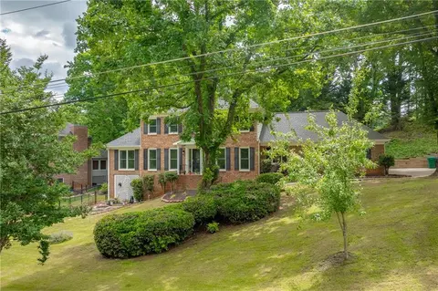 1658 Basin Dr, Suwanee, GA 30024 photo 2