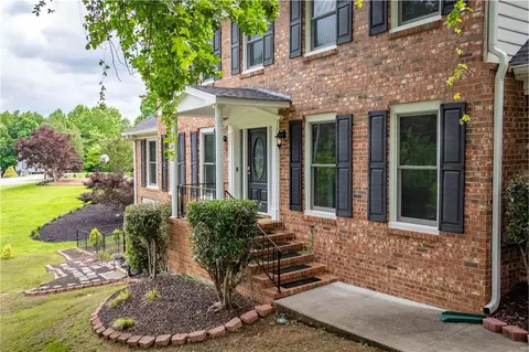 1658 Basin Dr, Suwanee, GA 30024 photo 3