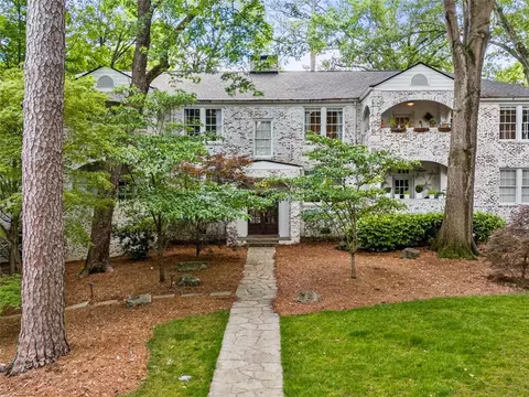 51 Peachtree Memorial Dr NW #3, Atlanta, GA 30309